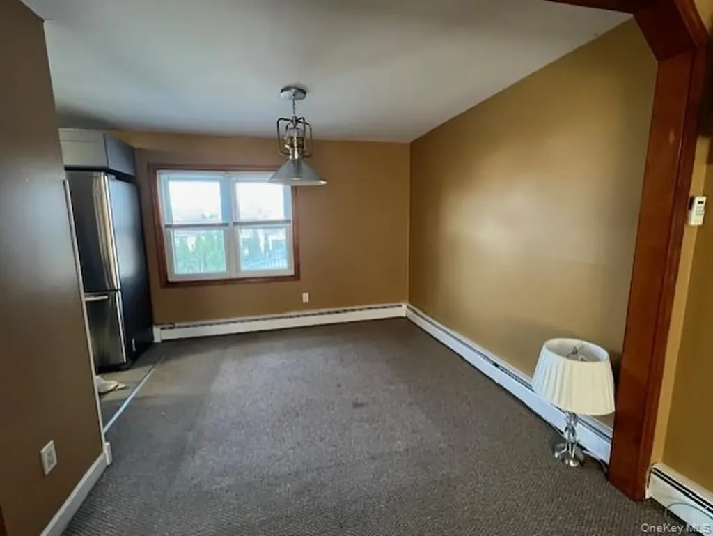 276 S 8th Street Lindenhurst NY 11757