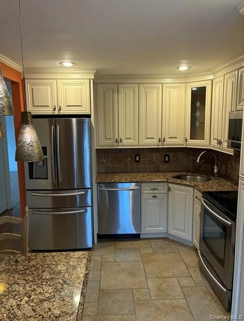 206 Farber Drive West Babylon NY 11704