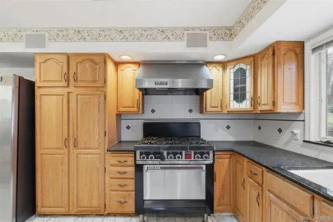 176 Barker Street Mount Kisco NY 10549