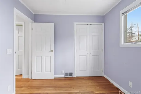 176 Barker Street Mount Kisco NY 10549