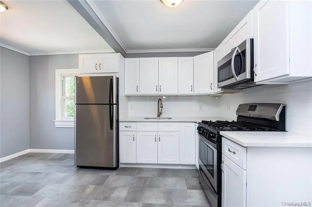 17 Landscape Avenue Yonkers NY 10705