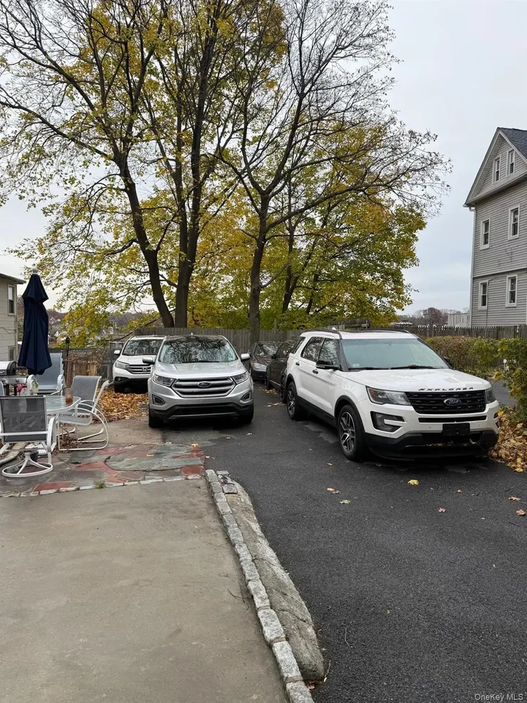 17 Landscape Avenue Yonkers NY 10705