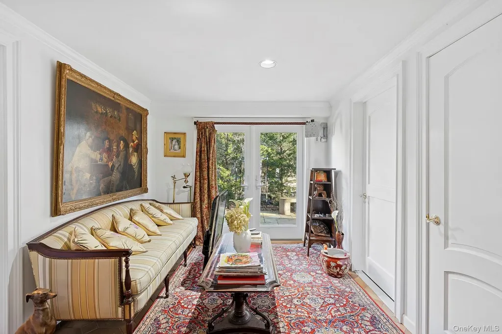 42 Tanners Neck Lane Westhampton NY 11977