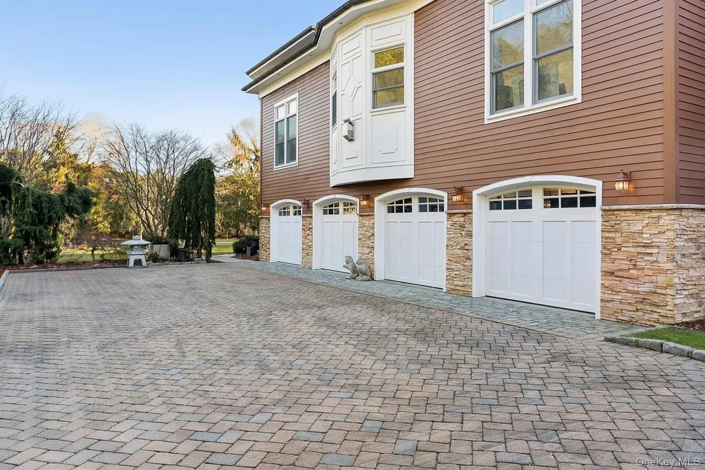 42 Tanners Neck Lane Westhampton NY 11977
