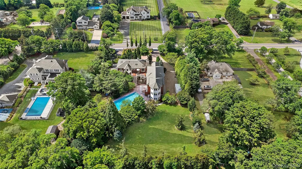 42 Tanners Neck Lane Westhampton NY 11977