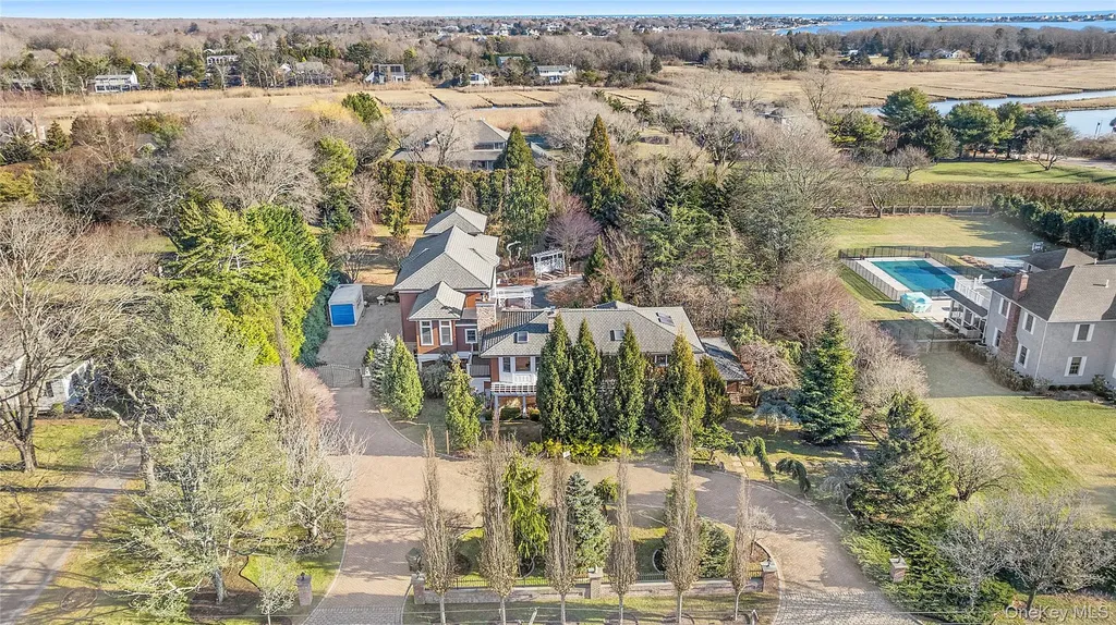 42 Tanners Neck Lane Westhampton NY 11977