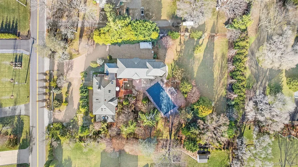 42 Tanners Neck Lane Westhampton NY 11977