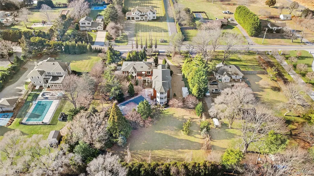 42 Tanners Neck Lane Westhampton NY 11977