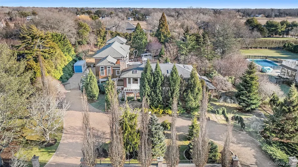42 Tanners Neck Lane Westhampton NY 11977