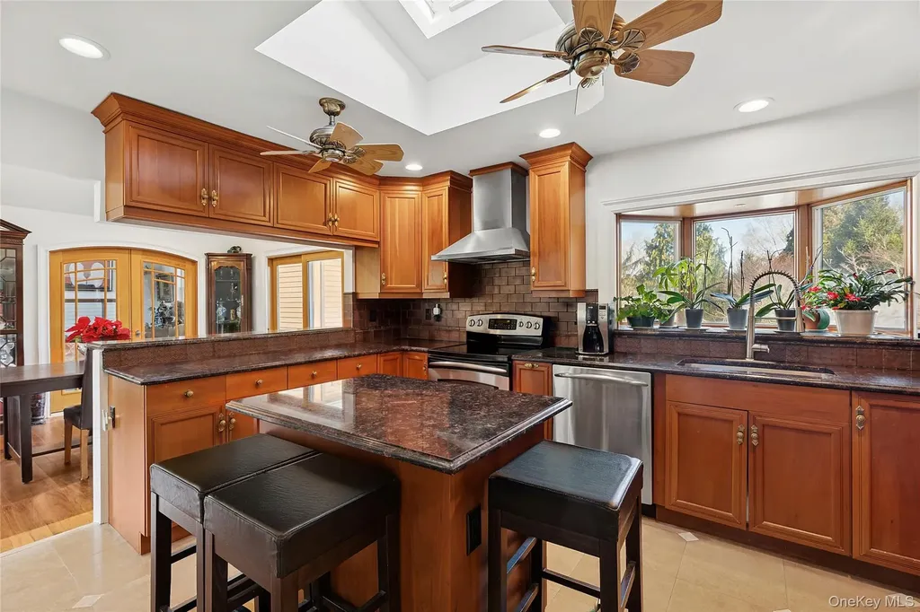 42 Tanners Neck Lane Westhampton NY 11977