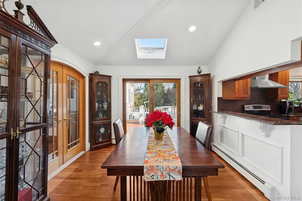 42 Tanners Neck Lane Westhampton NY 11977