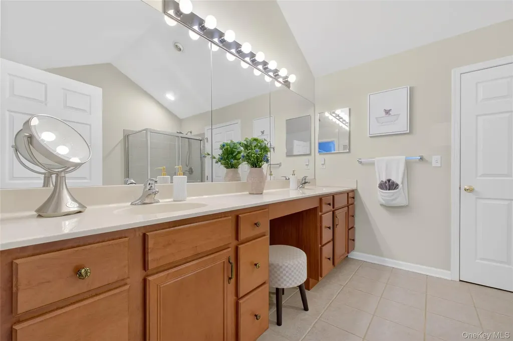 733 Huntington Drive Fishkill NY 12524