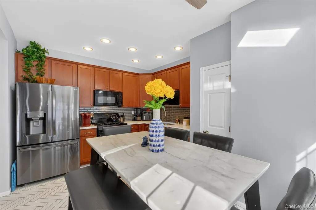 733 Huntington Drive Fishkill NY 12524