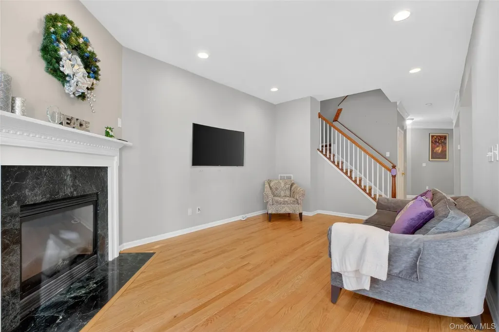 733 Huntington Drive Fishkill NY 12524