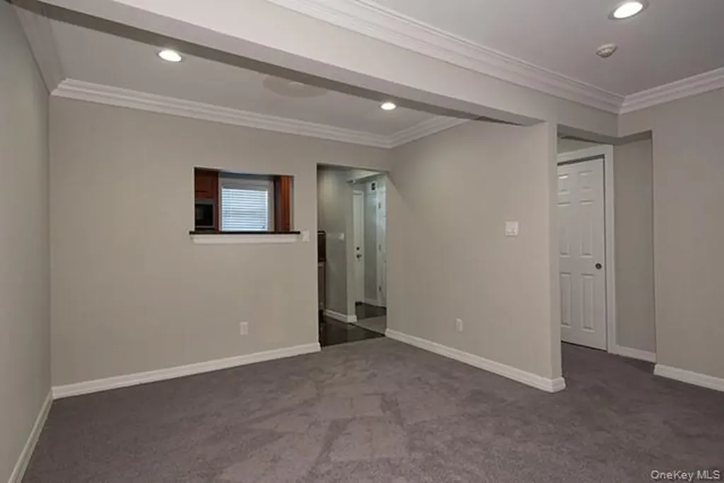 1 Villa D'est Drive Coram NY 11727