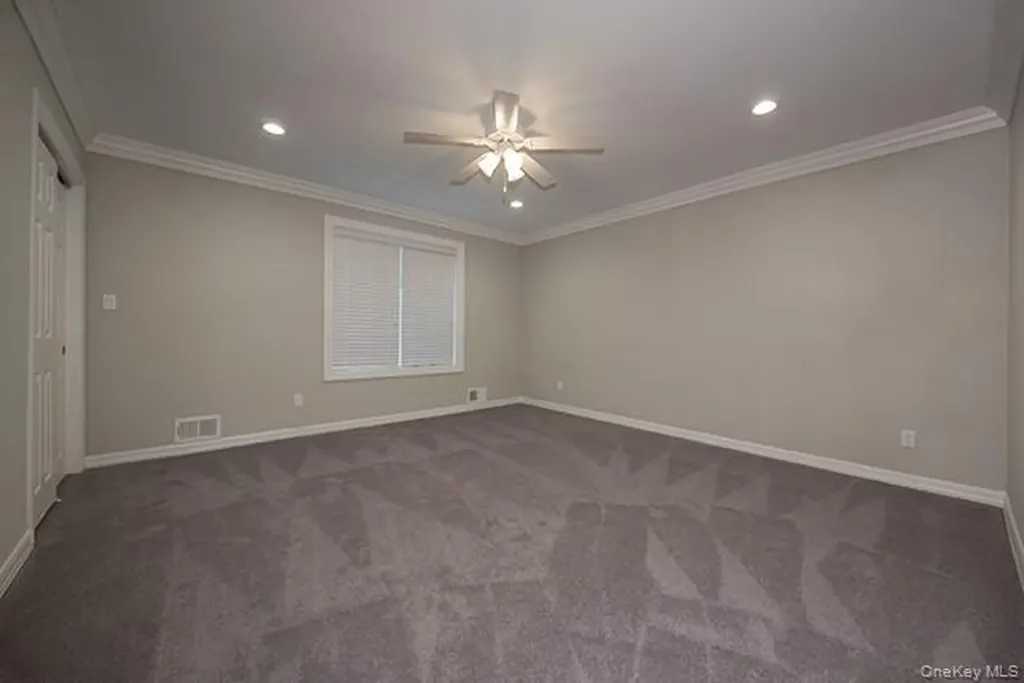 1 Villa D'est Drive Coram NY 11727