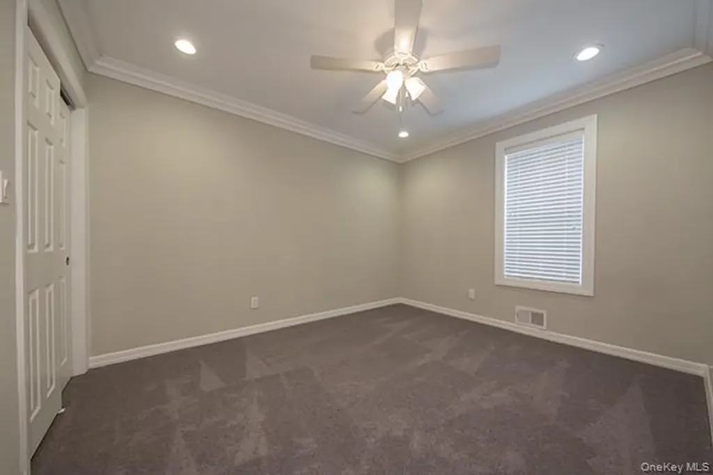 1 Villa D'est Drive Coram NY 11727