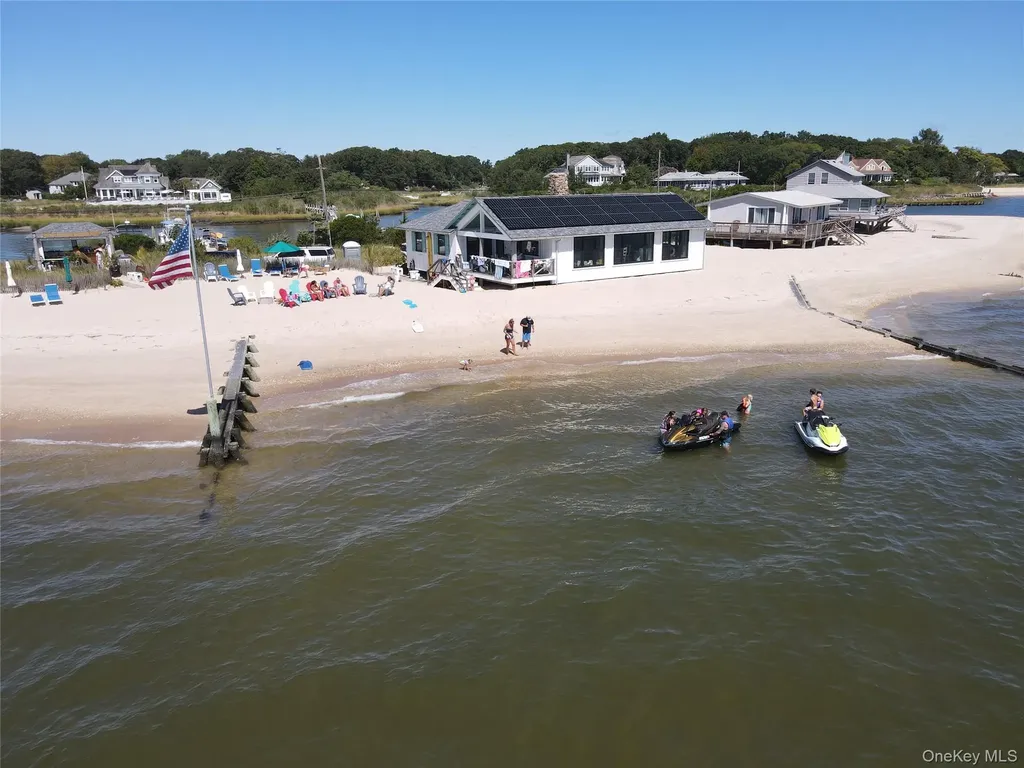 610 Park Avenue Mattituck NY 11952