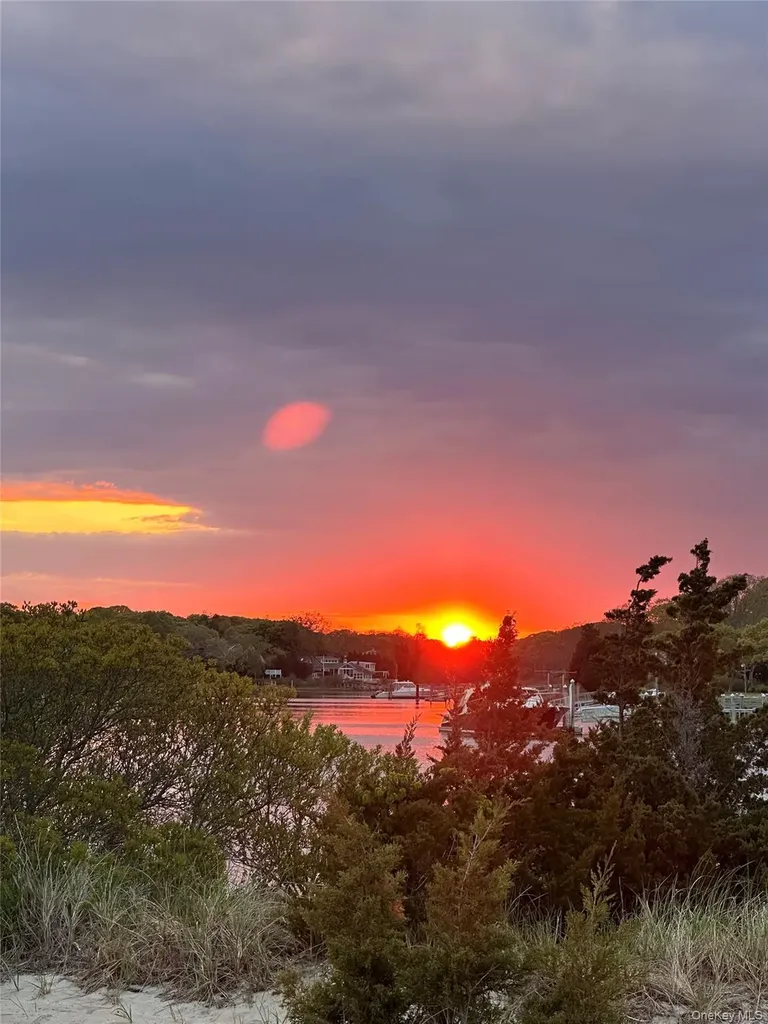 610 Park Avenue Mattituck NY 11952