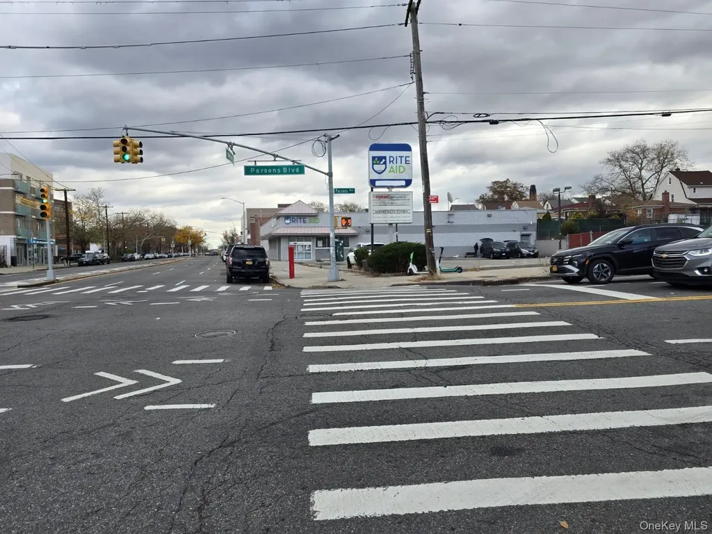 158-02 Union Turnpike Flushing NY 11366