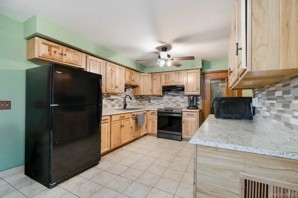 15 Franklin Road Hyde Park NY 12538