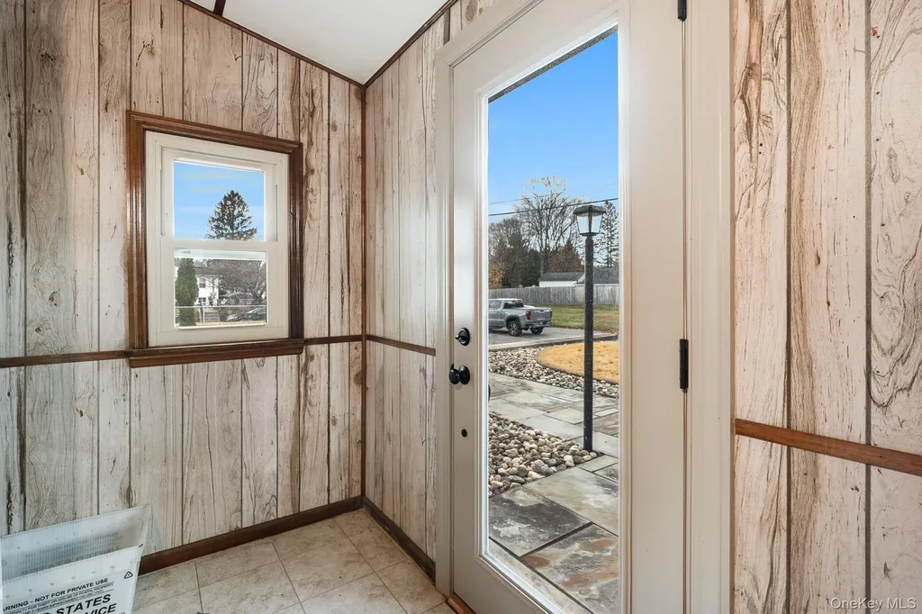 15 Franklin Road Hyde Park NY 12538