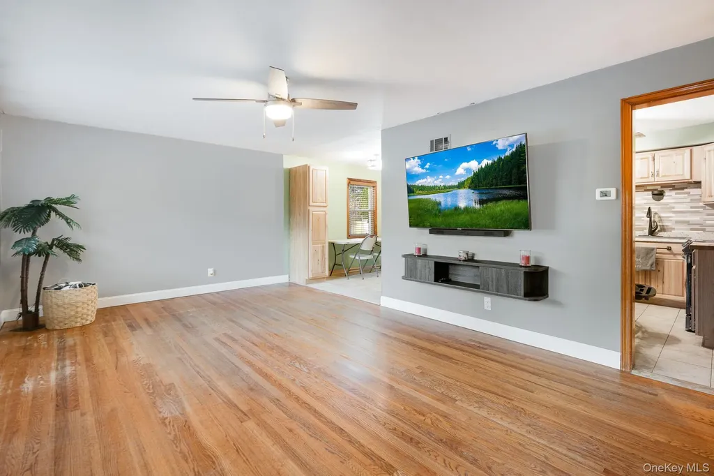 15 Franklin Road Hyde Park NY 12538