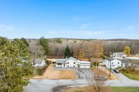 15 Franklin Road Hyde Park NY 12538