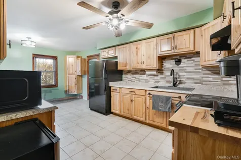 15 Franklin Road Hyde Park NY 12538