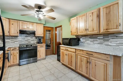 15 Franklin Road Hyde Park NY 12538