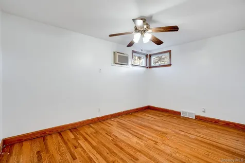 15 Franklin Road Hyde Park NY 12538