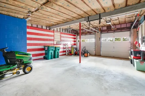 15 Franklin Road Hyde Park NY 12538