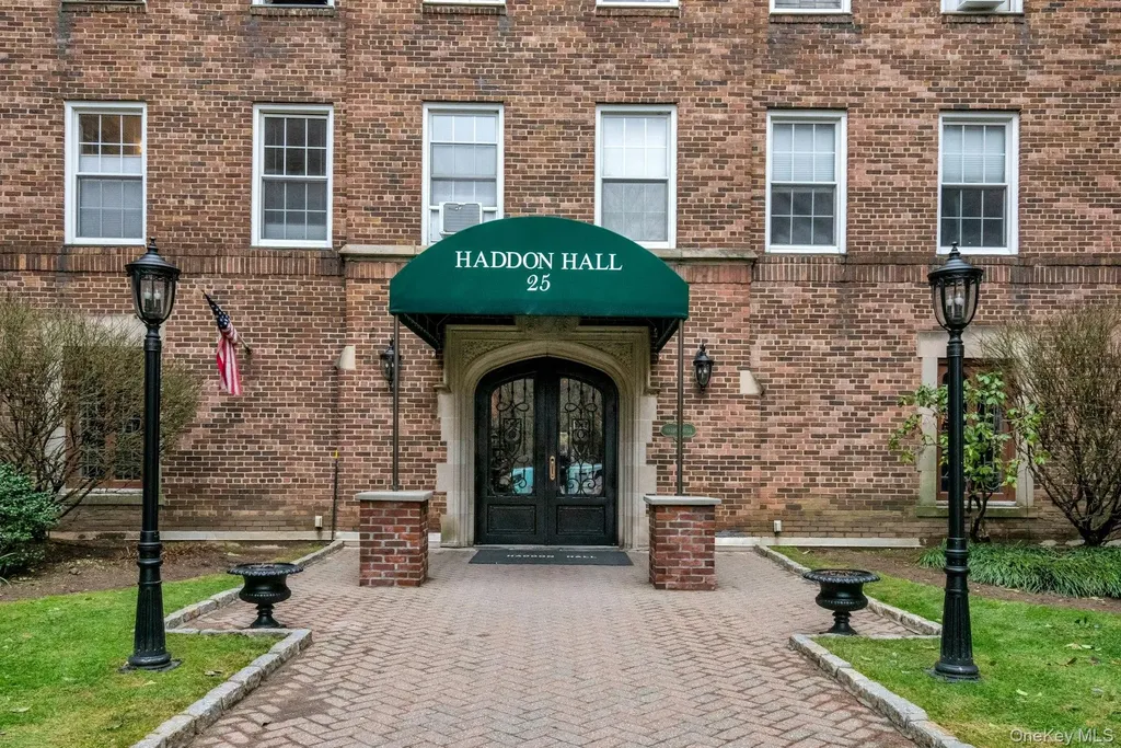 25 Parkview Avenue Bronxville NY 10708