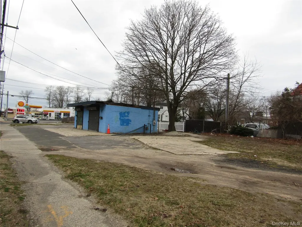 1258 Straight Path West Babylon NY 11704
