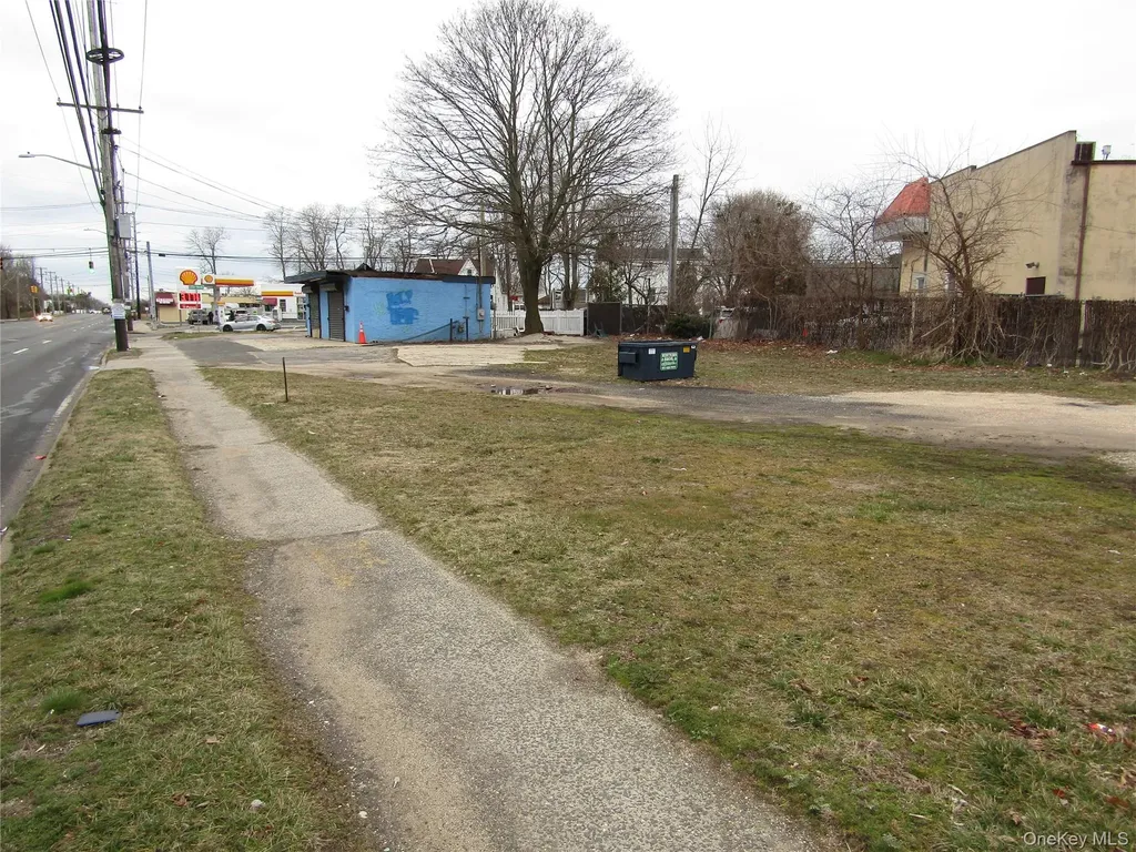 1258 Straight Path West Babylon NY 11704