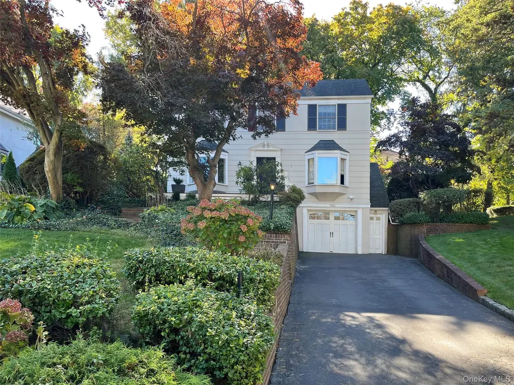146 Quaker Ridge Road Manhasset NY 11030