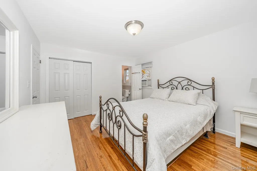 3 Brewster Gate Massapequa NY 11758