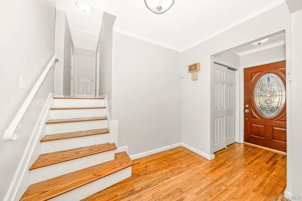 3 Brewster Gate Massapequa NY 11758