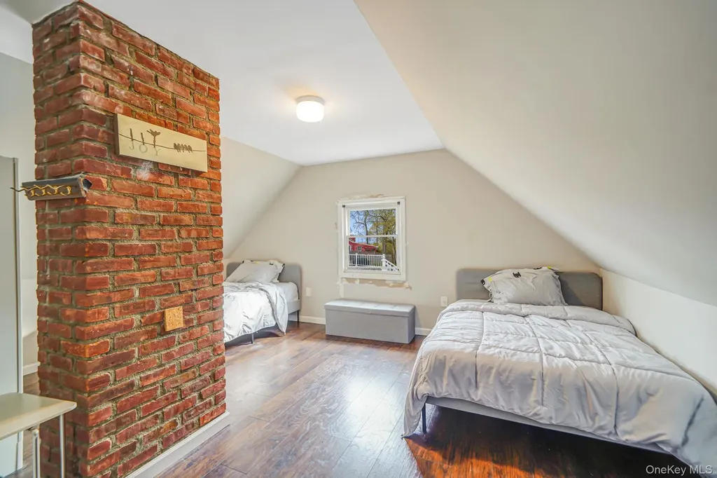 18 Chickadee Lane Levittown NY 11756