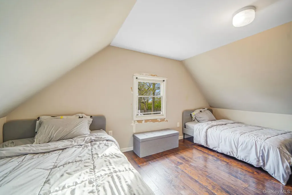 18 Chickadee Lane Levittown NY 11756