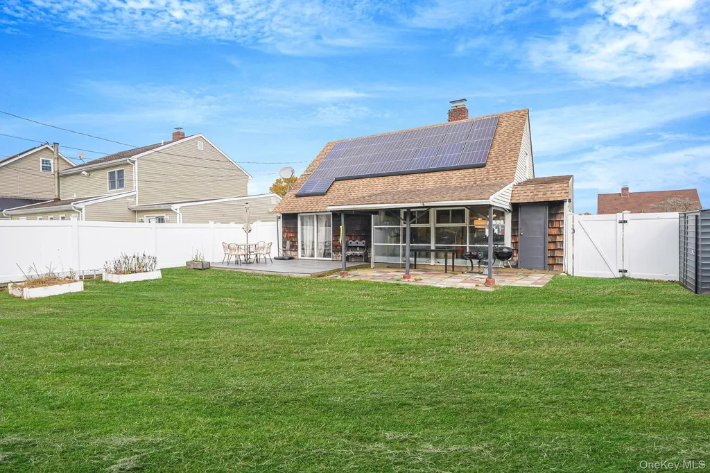 18 Chickadee Lane Levittown NY 11756