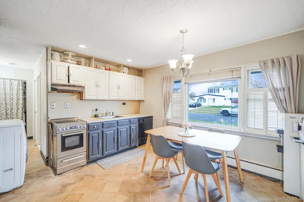 18 Chickadee Lane Levittown NY 11756