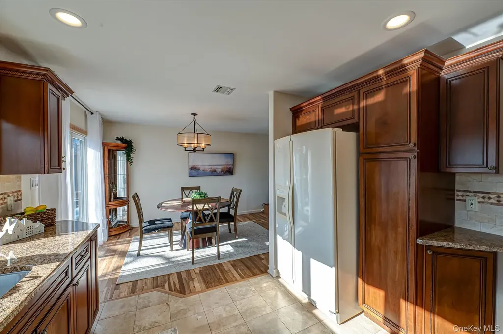 928 Peconic Avenue West Babylon NY 11704