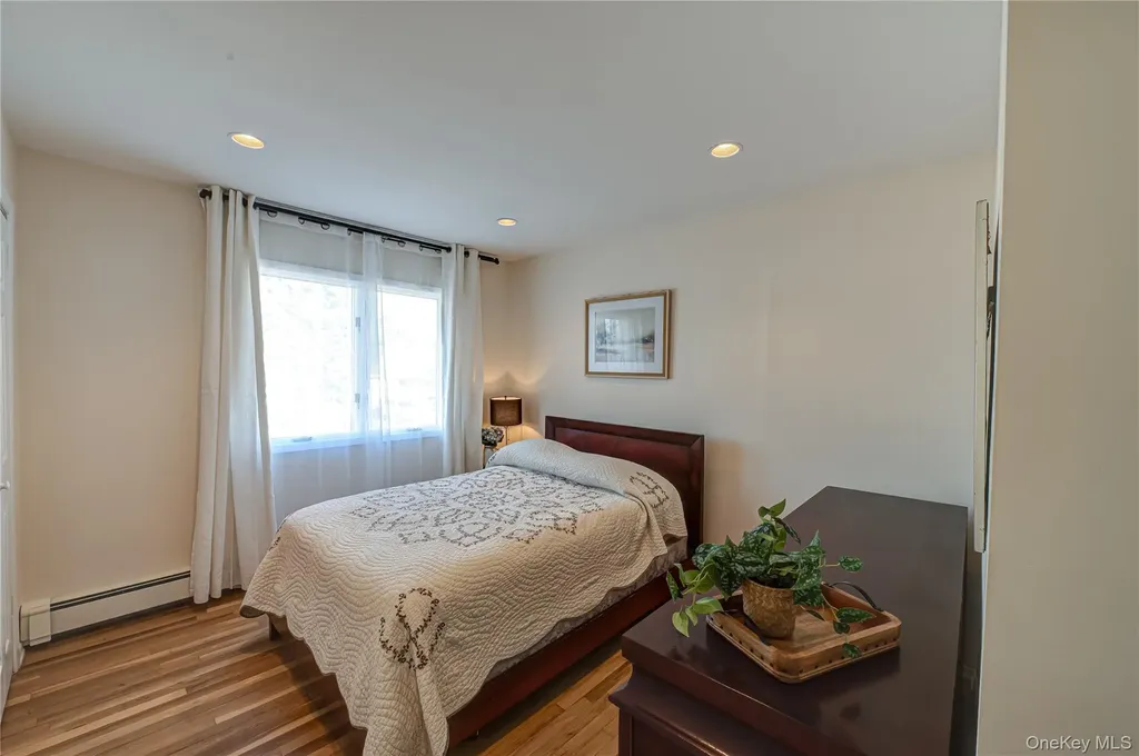 928 Peconic Avenue West Babylon NY 11704