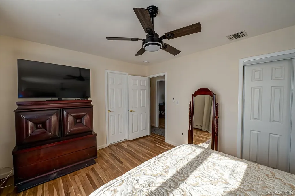 928 Peconic Avenue West Babylon NY 11704