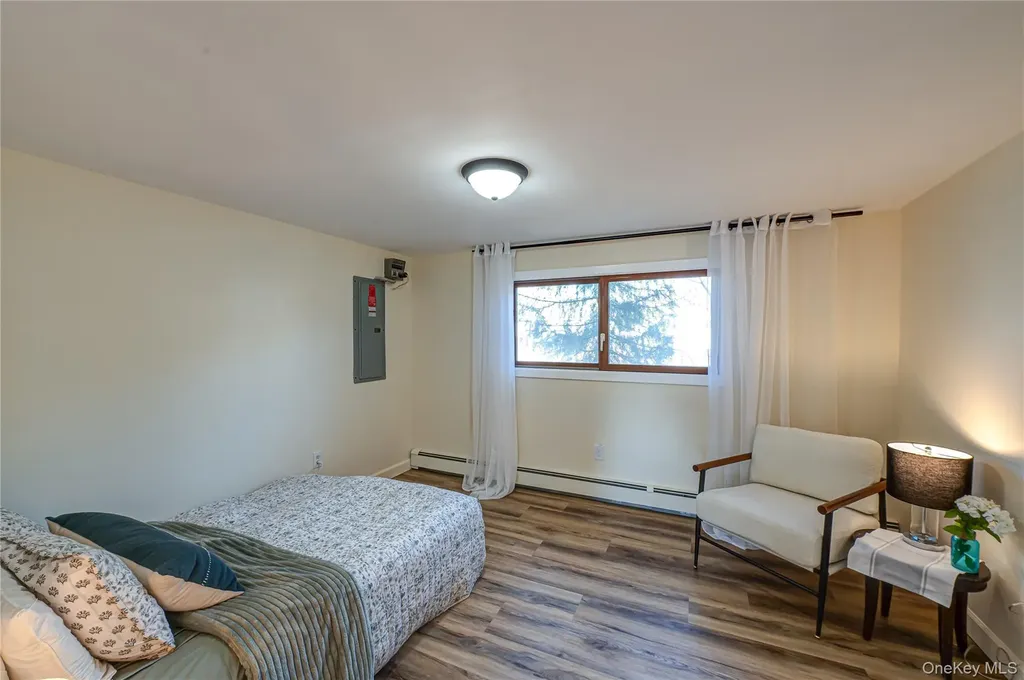 928 Peconic Avenue West Babylon NY 11704