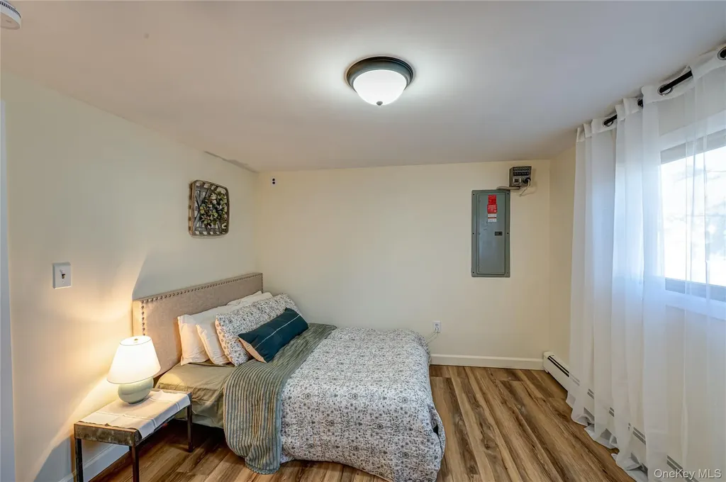 928 Peconic Avenue West Babylon NY 11704