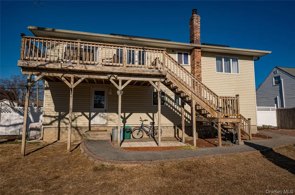 928 Peconic Avenue West Babylon NY 11704