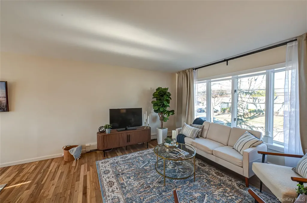 928 Peconic Avenue West Babylon NY 11704