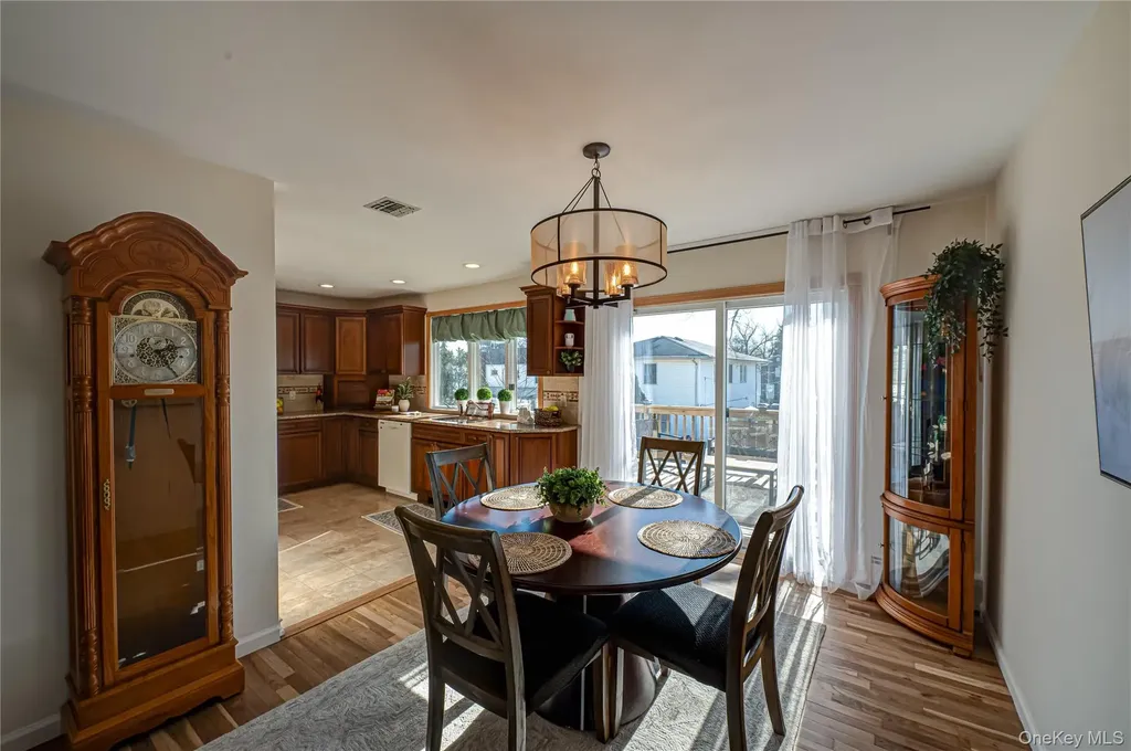 928 Peconic Avenue West Babylon NY 11704